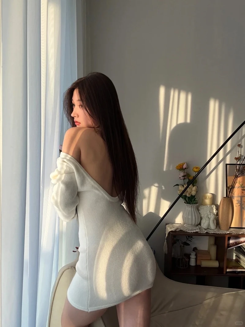 Ảnh đi biển chụp sau lưng tóc ngắn mang lại vẻ đẹp tự do, phóng khoáng
