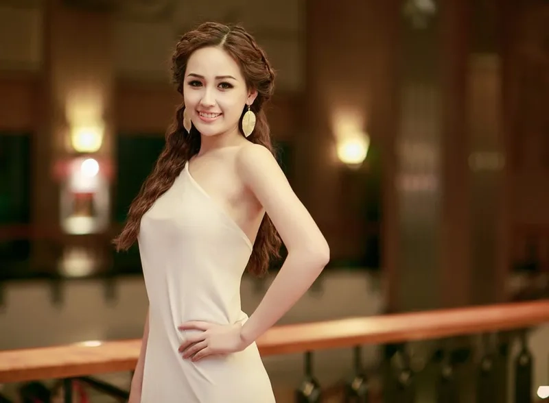 Ảnh hoa hậu Mai Phương Thuý ghi lại vẻ đẹp trong từng khoảnh khắc
