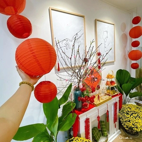Đèn lồng đỏ trang trí Tết