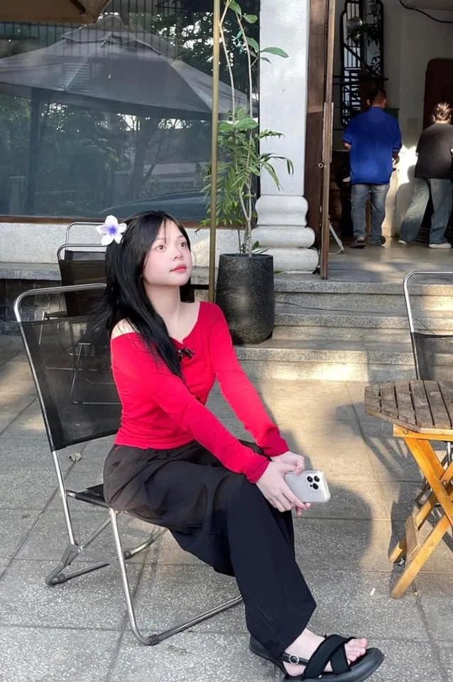 Download ảnh hot girl miễn phí với nhiều phong cách đa dạng và hấp dẫn