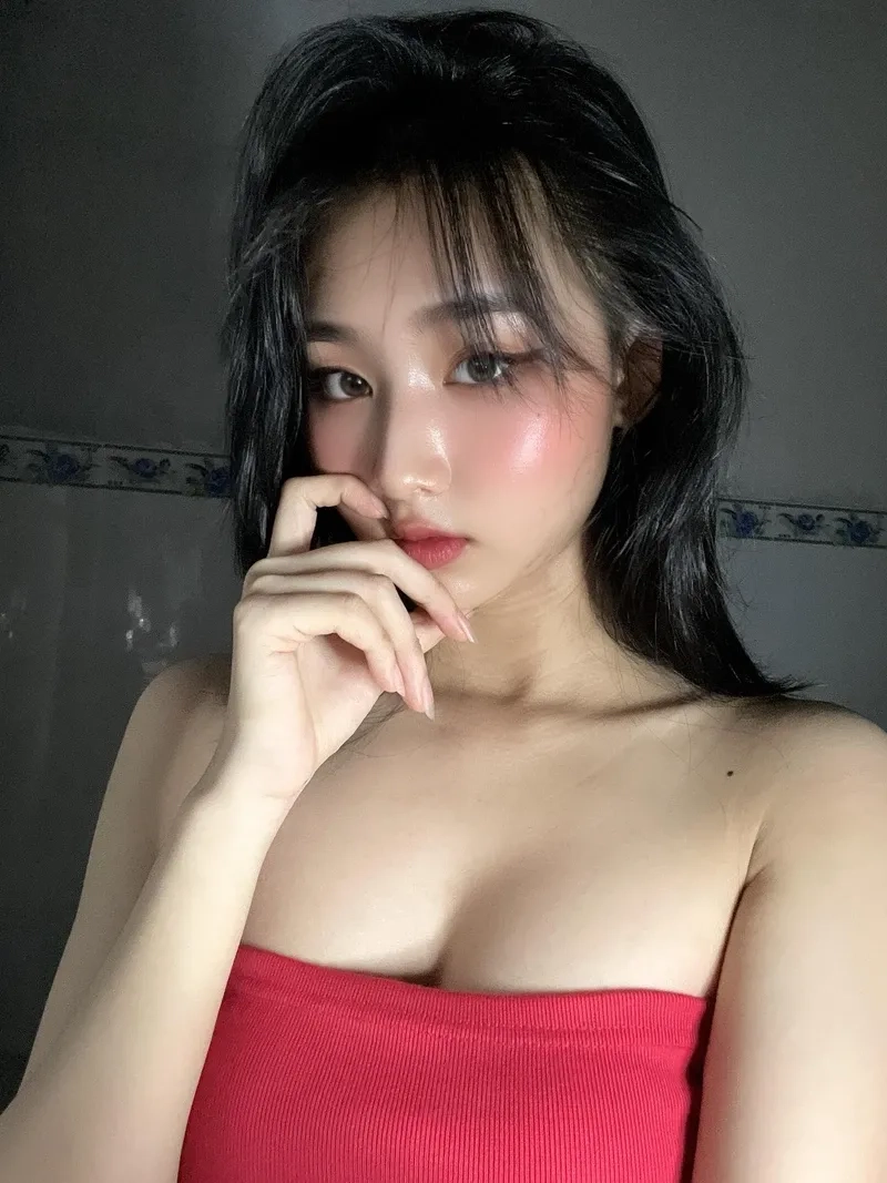 Hình ảnh gái xinh 2K6 sắc nét với chi tiết rõ ràng và màu sắc chân thực