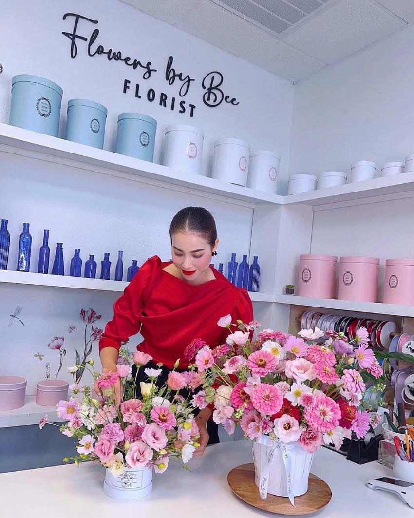 Phạm Hương hoa hậu vượt sóng gió đến vinh quang